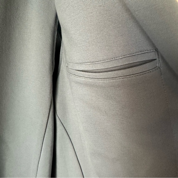 Athleta Women’s Size 10 Eastbound Knit Blazer Blue Grey Athleisure Casual - Picture 13 of 14